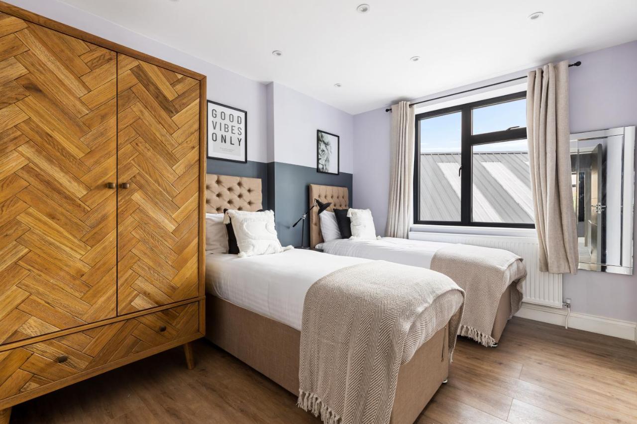 Stylish & Spacious 3 Bed Apartment With Fast Wifi, Close To Tube & Wembly London Ngoại thất bức ảnh