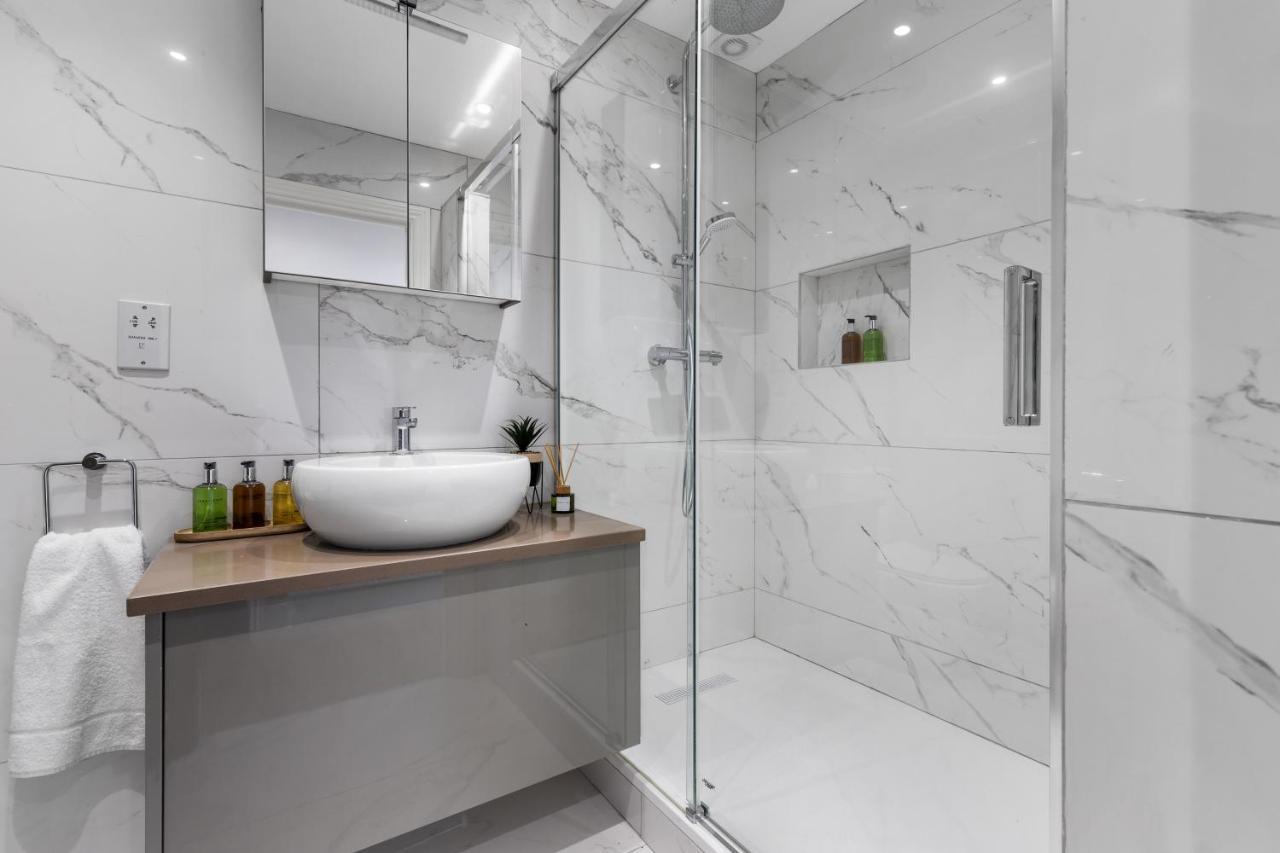 Stylish & Spacious 3 Bed Apartment With Fast Wifi, Close To Tube & Wembly London Ngoại thất bức ảnh
