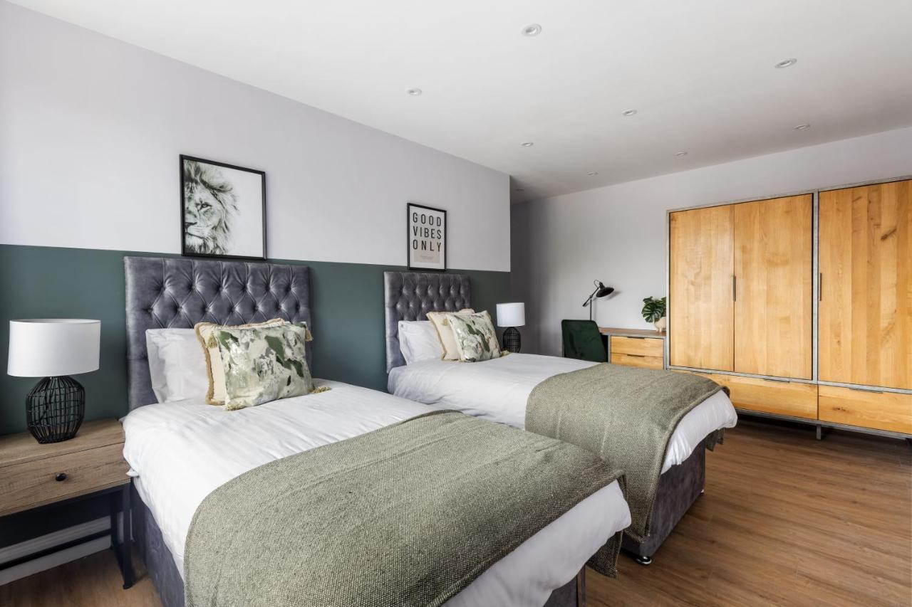 Stylish & Spacious 3 Bed Apartment With Fast Wifi, Close To Tube & Wembly London Ngoại thất bức ảnh