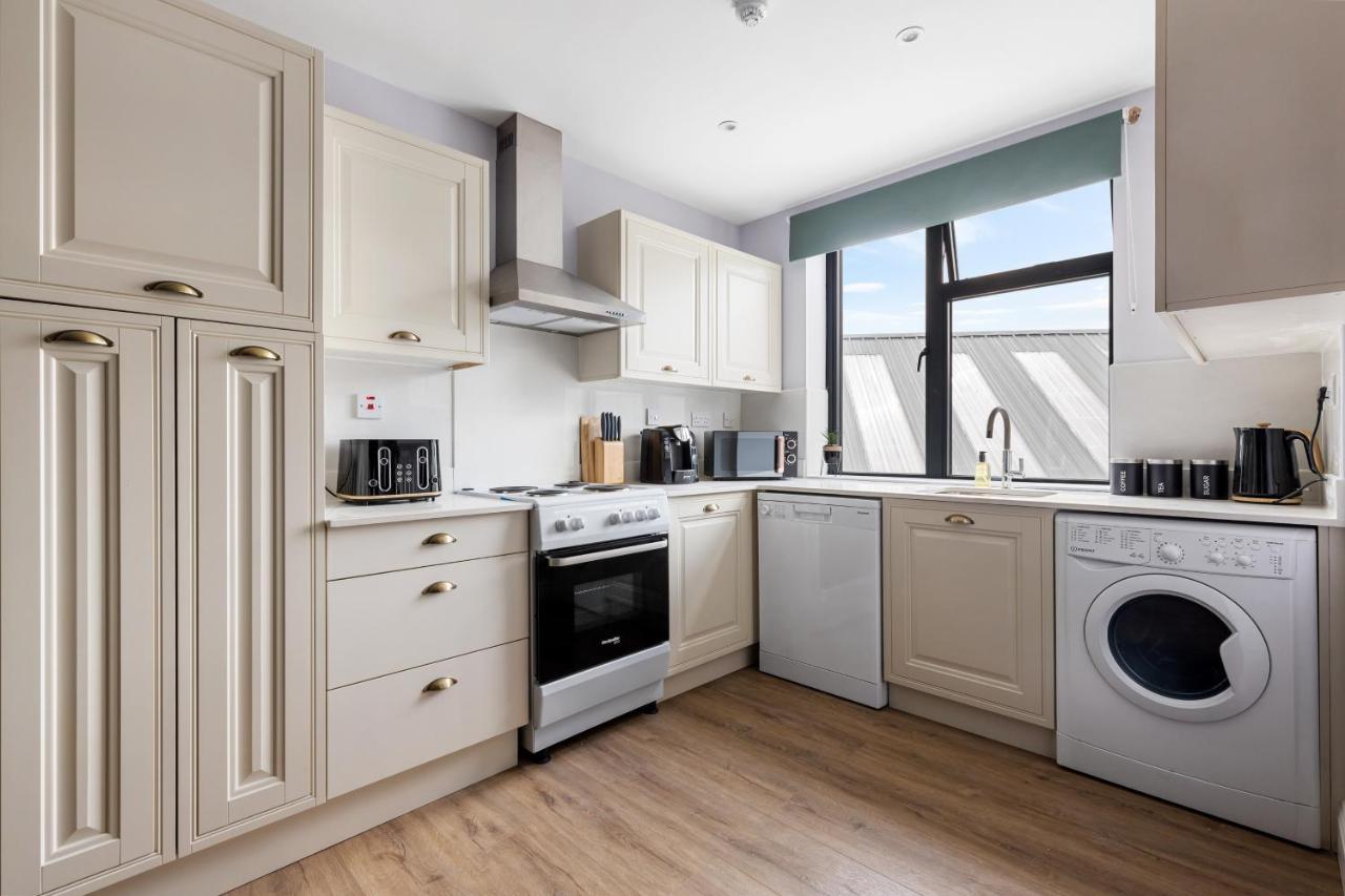 Stylish & Spacious 3 Bed Apartment With Fast Wifi, Close To Tube & Wembly London Ngoại thất bức ảnh