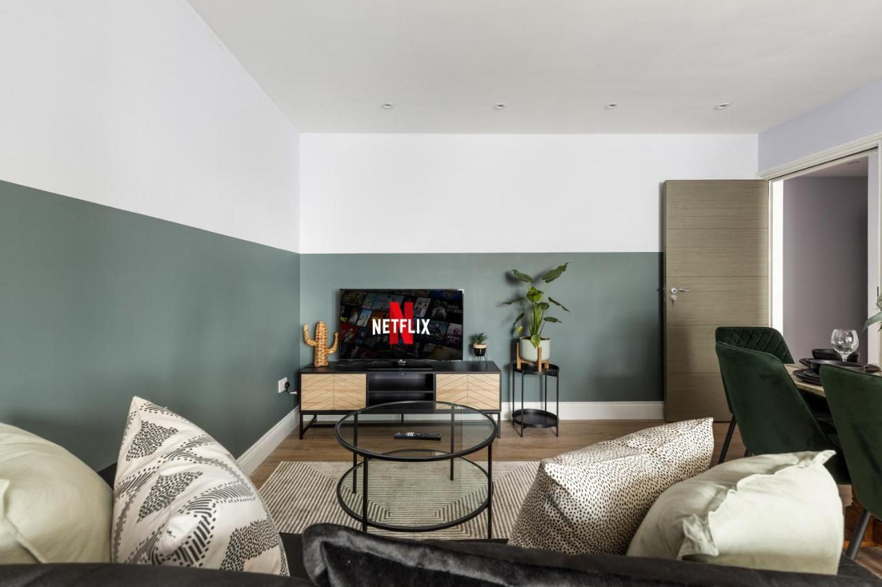 Stylish & Spacious 3 Bed Apartment With Fast Wifi, Close To Tube & Wembly London Ngoại thất bức ảnh